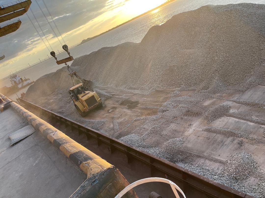 Equipos y Materiales Utilizados en la Estiba de Carga